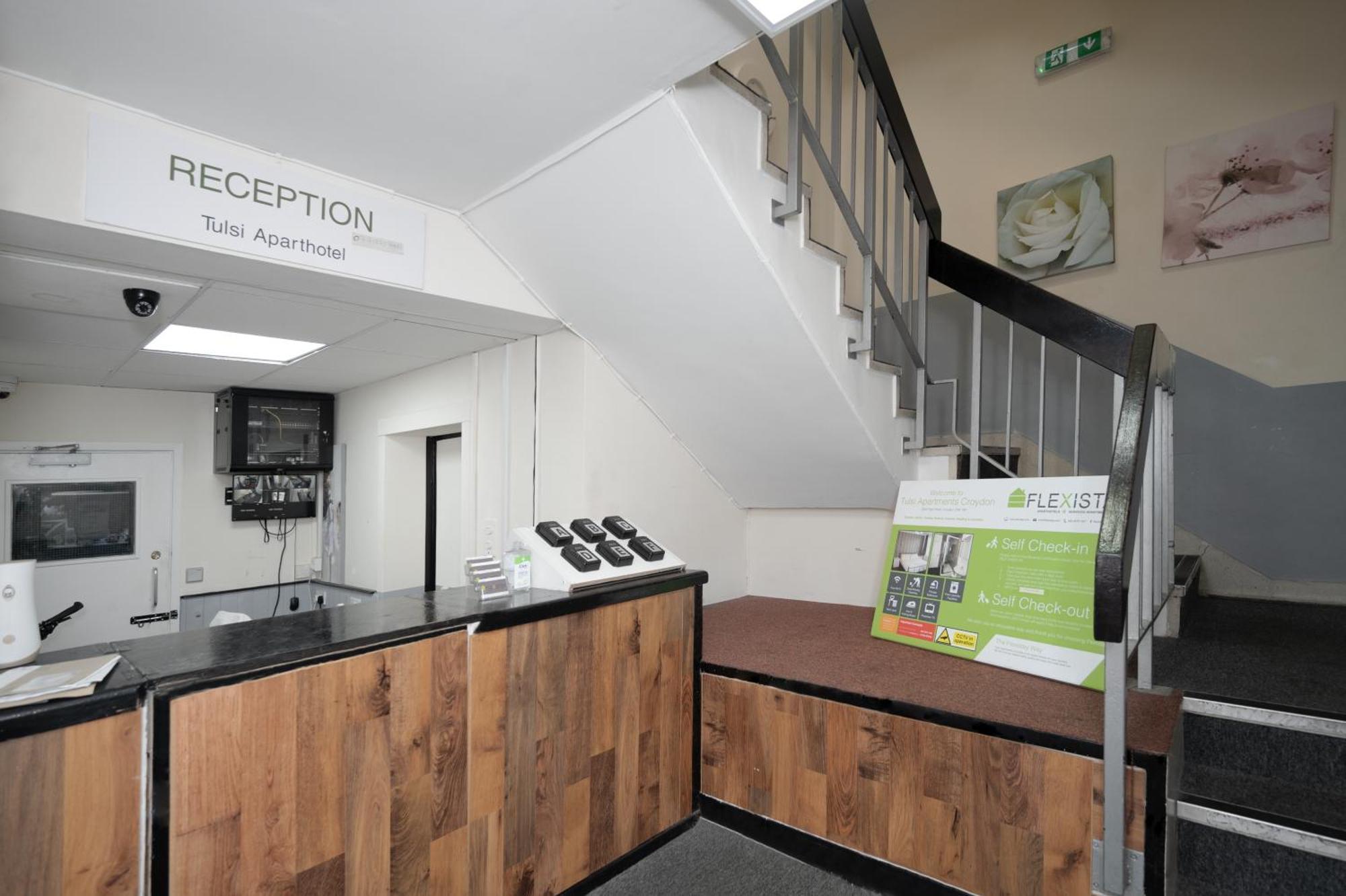 Flexistay Tulsi Aparthotel Croydon Dış mekan fotoğraf