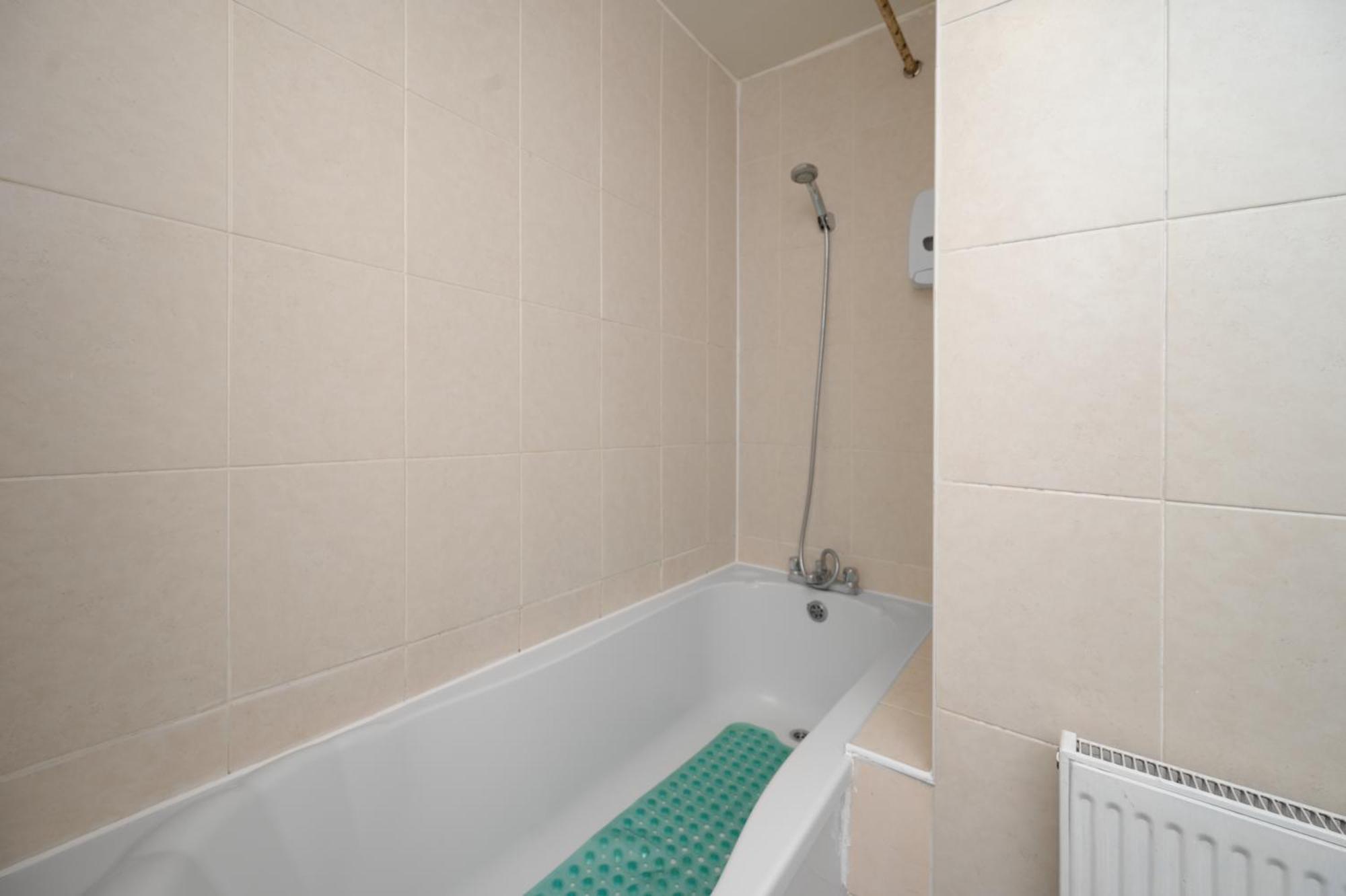 Flexistay Tulsi Aparthotel Croydon Dış mekan fotoğraf