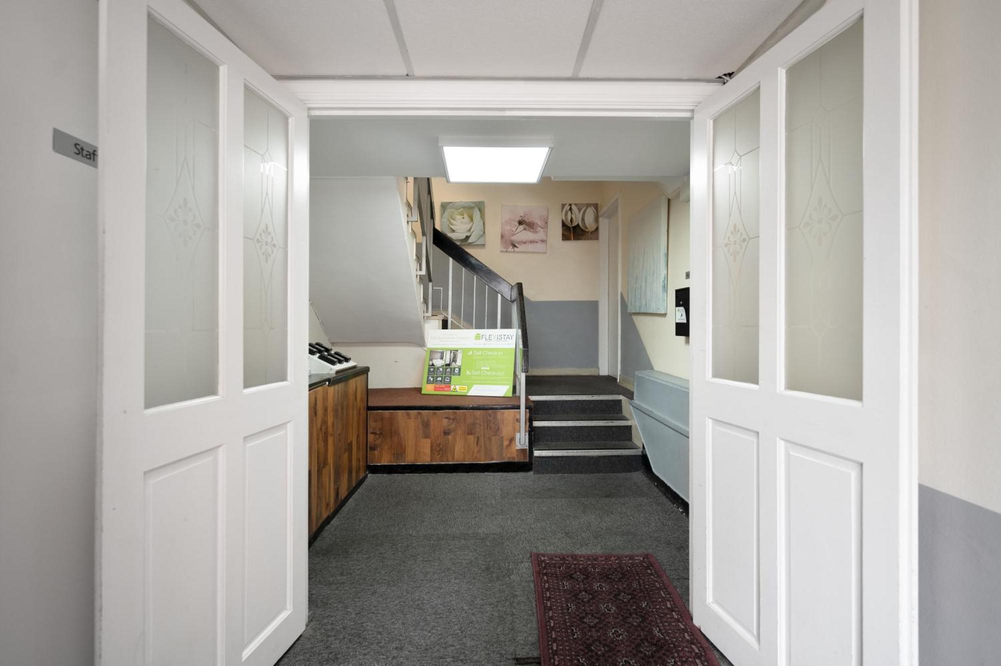 Flexistay Tulsi Aparthotel Croydon Dış mekan fotoğraf