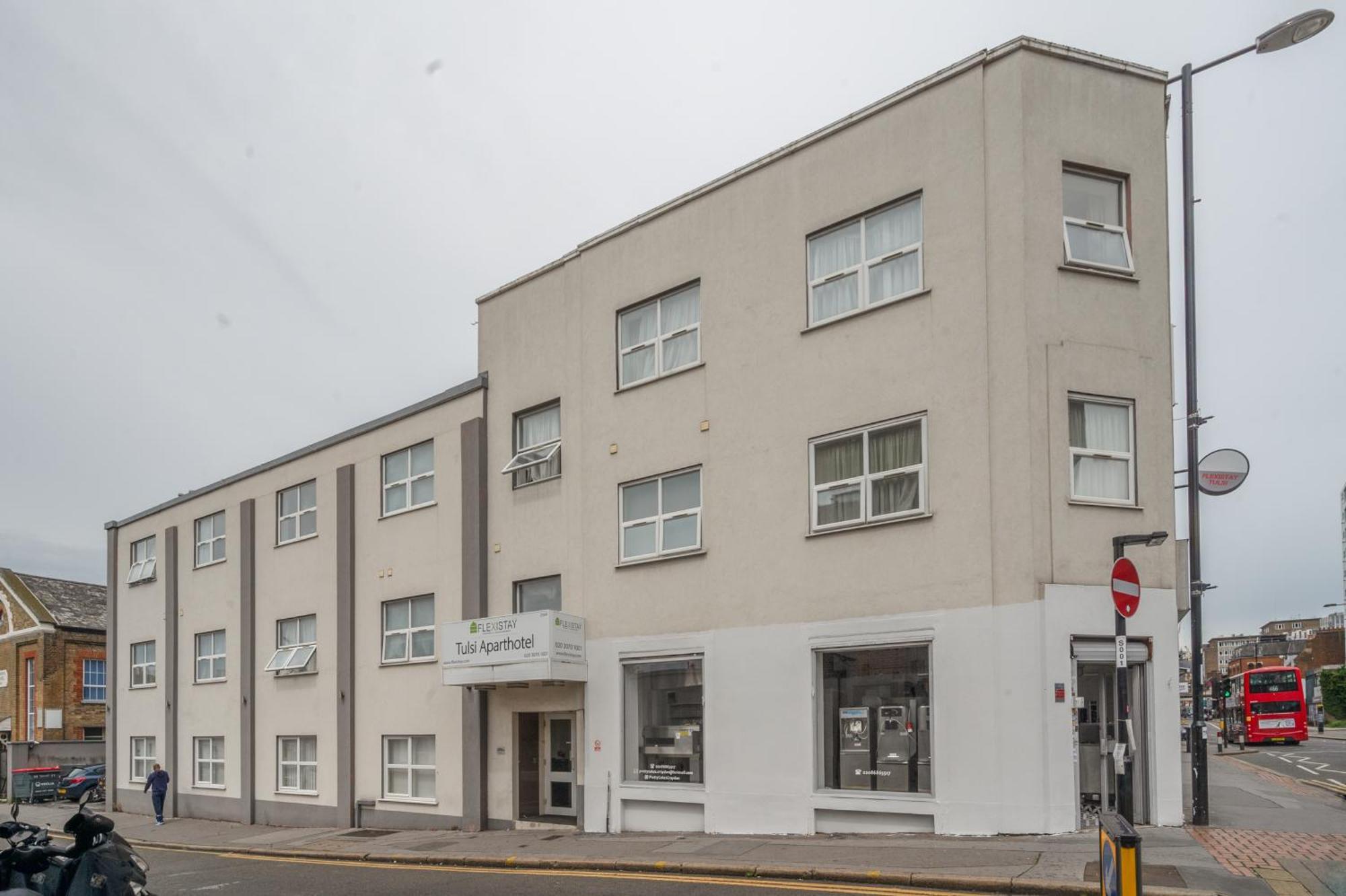 Flexistay Tulsi Aparthotel Croydon Dış mekan fotoğraf