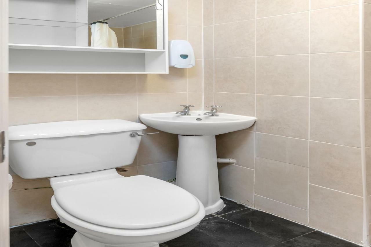 Flexistay Tulsi Aparthotel Croydon Dış mekan fotoğraf